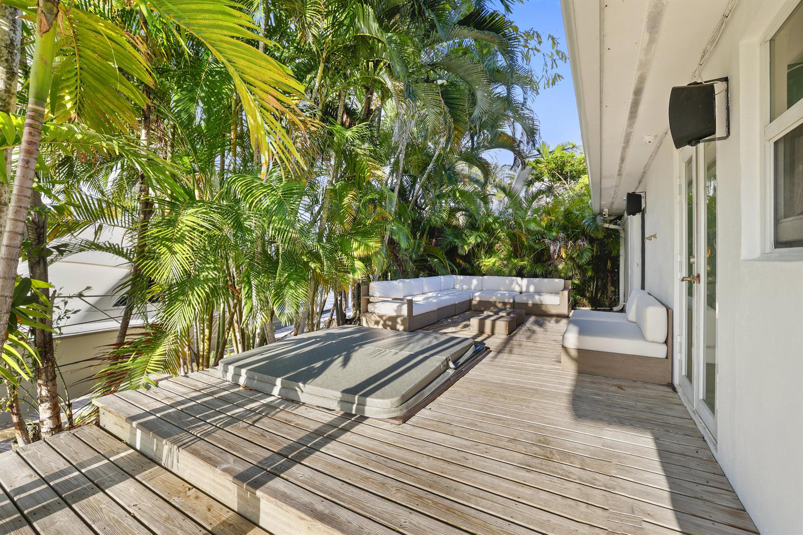 1321 Tangelo Isle