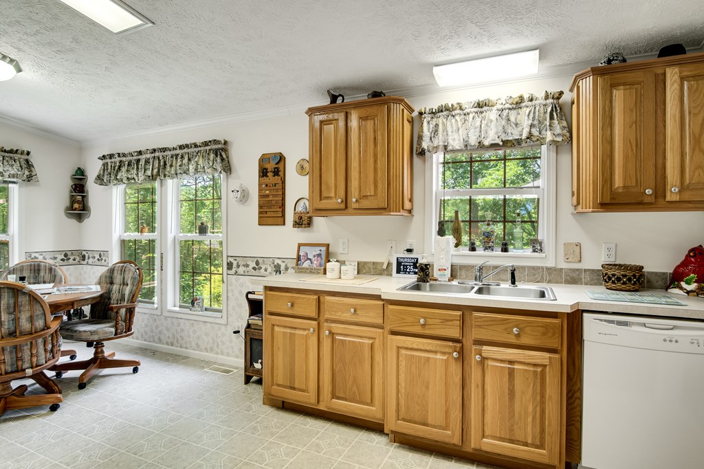 312 Whippoorwill Ln