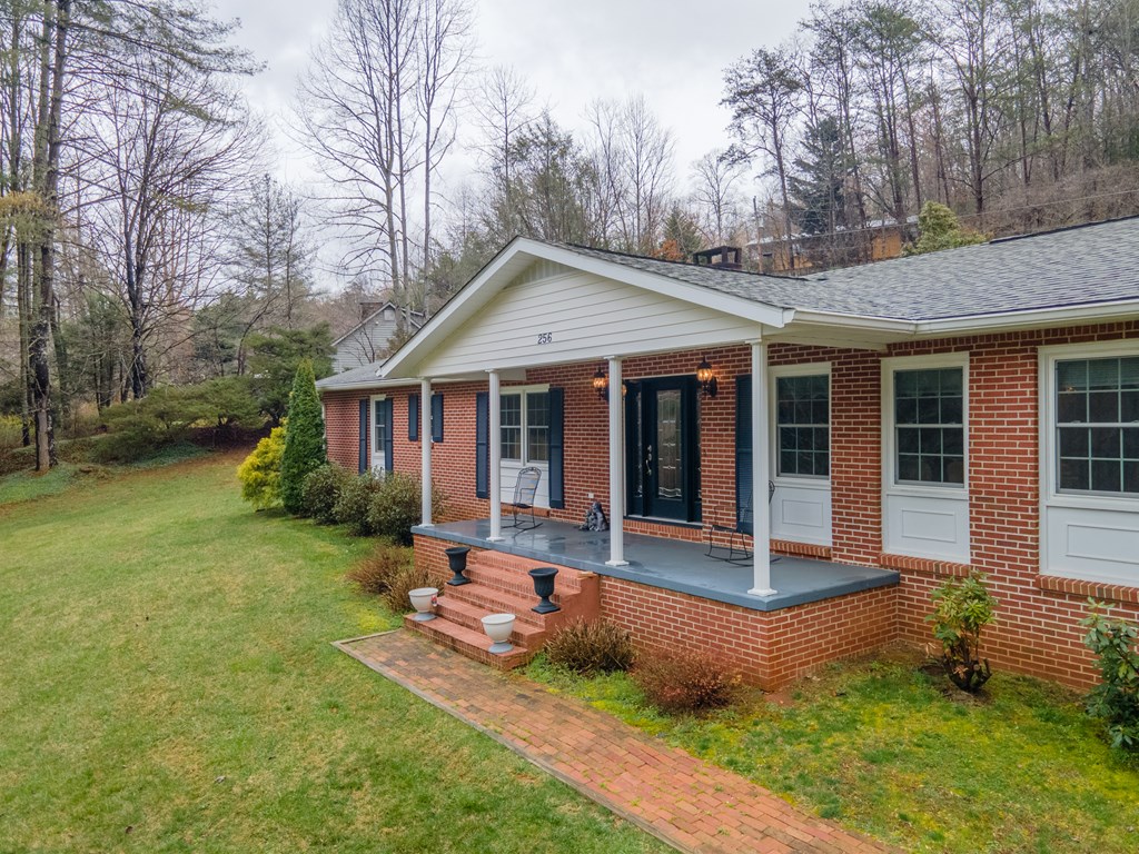 256 Mistletoe Lane