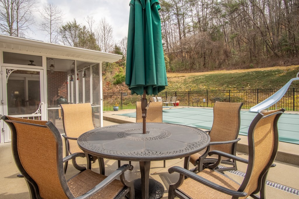 256 Mistletoe Lane