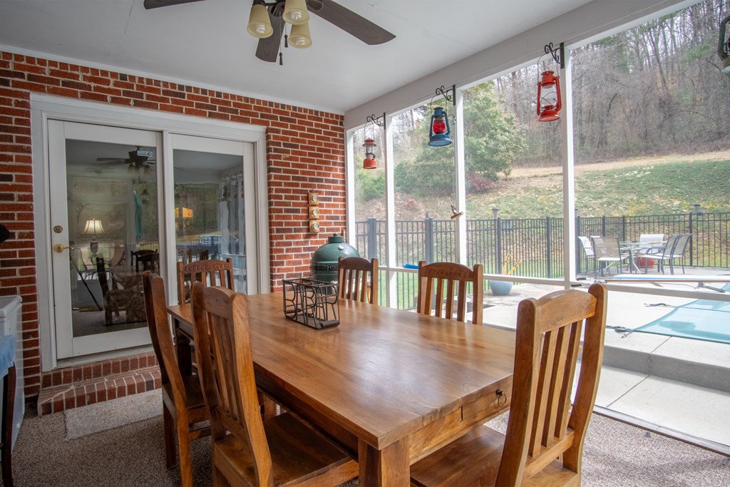 256 Mistletoe Lane