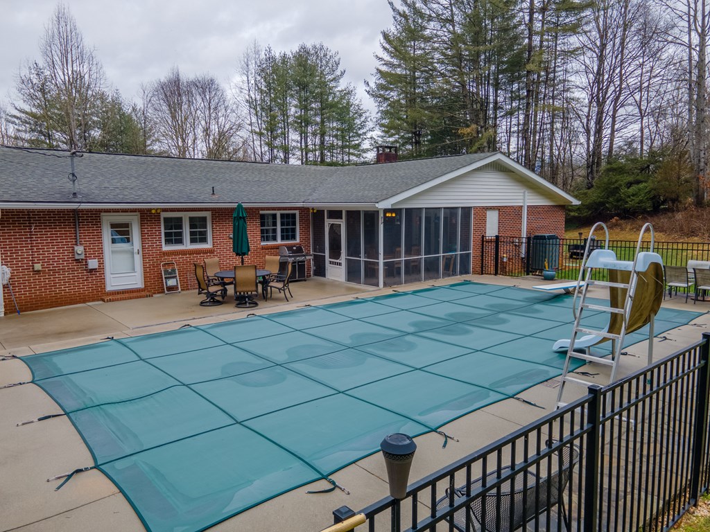 256 Mistletoe Lane