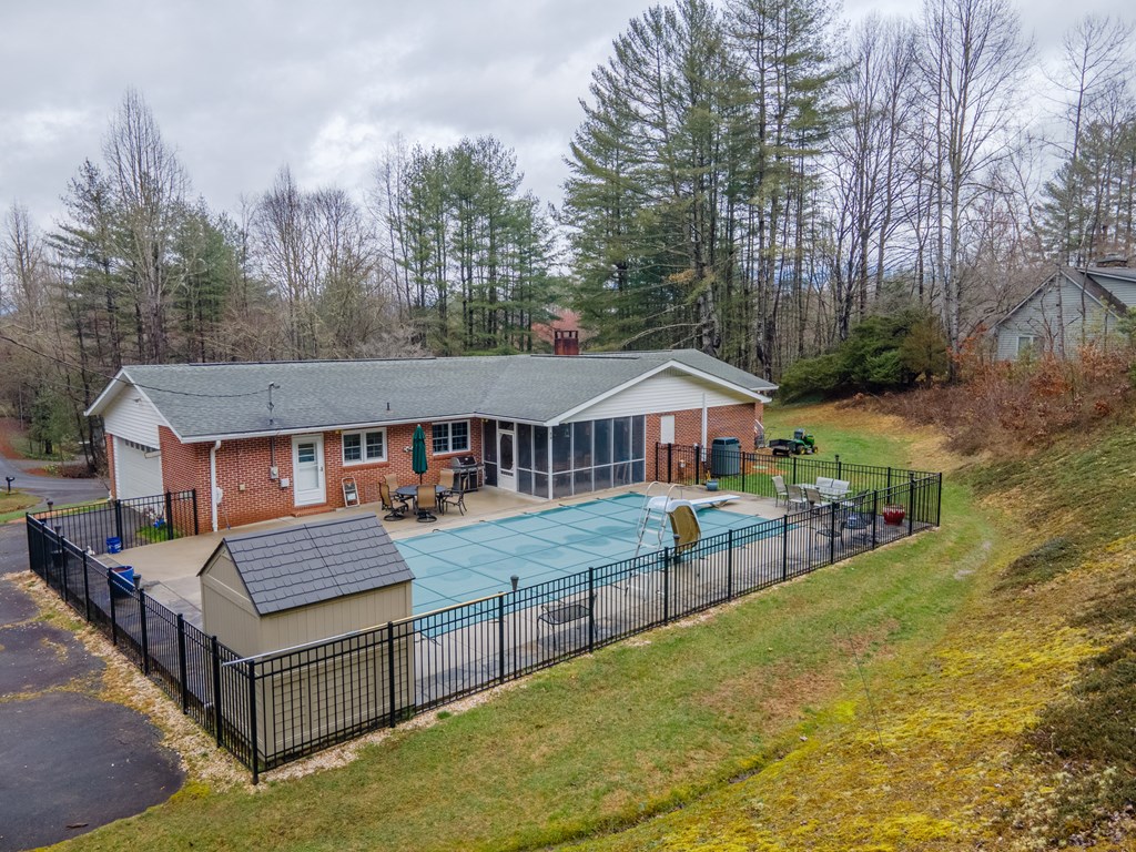 256 Mistletoe Lane