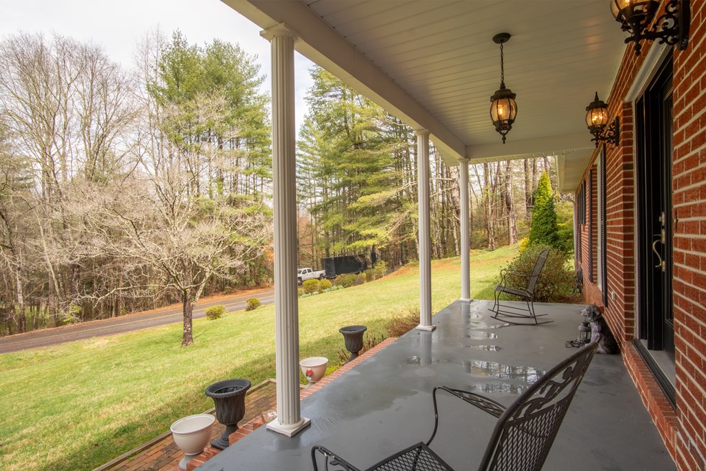 256 Mistletoe Lane
