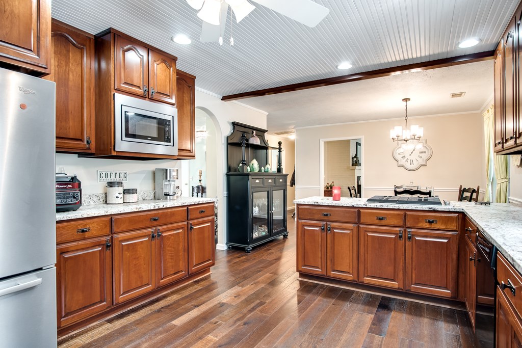 256 Mistletoe Lane