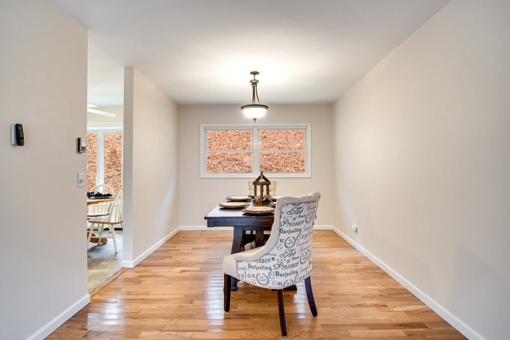 1296 N Country Club Dr