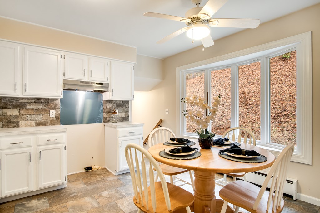 1296 N Country Club Dr