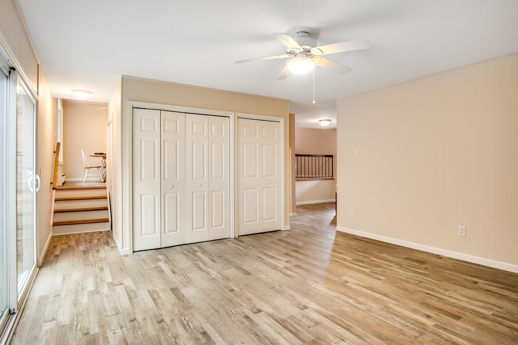 1296 N Country Club Dr