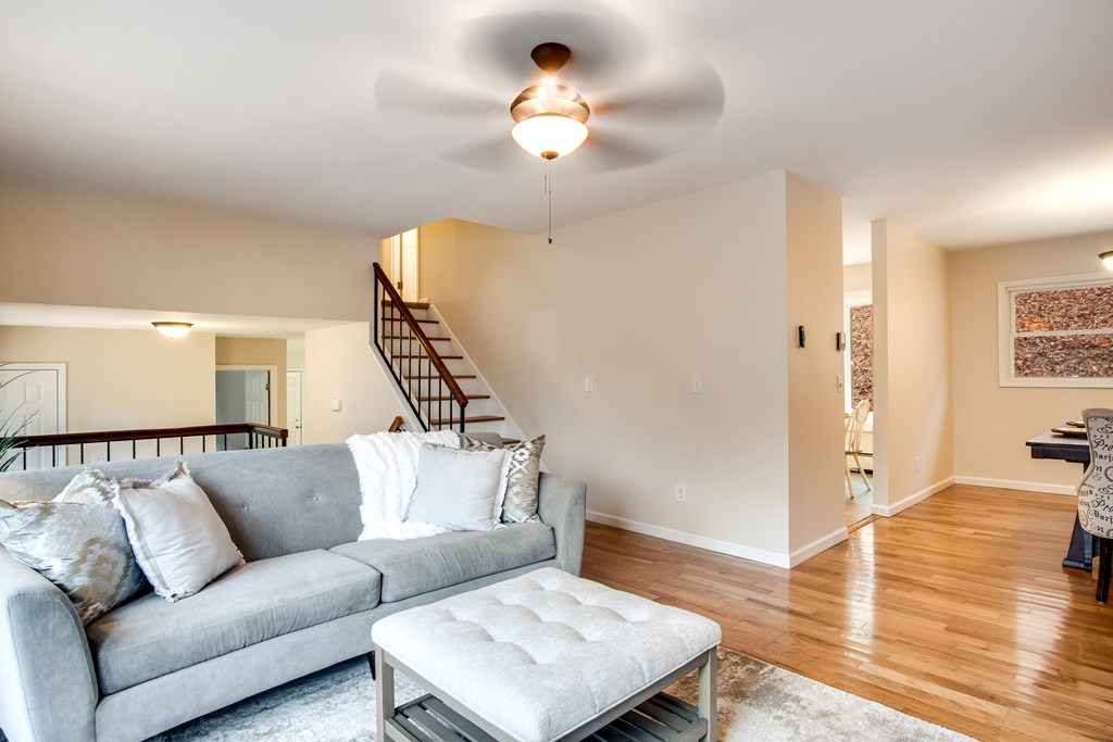 1296 N Country Club Dr