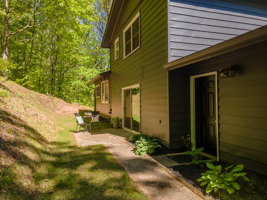 1296 N Country Club Dr