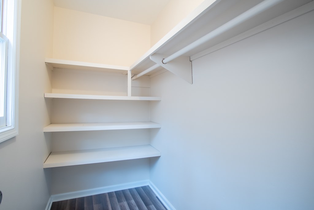 1296 N Country Club Dr