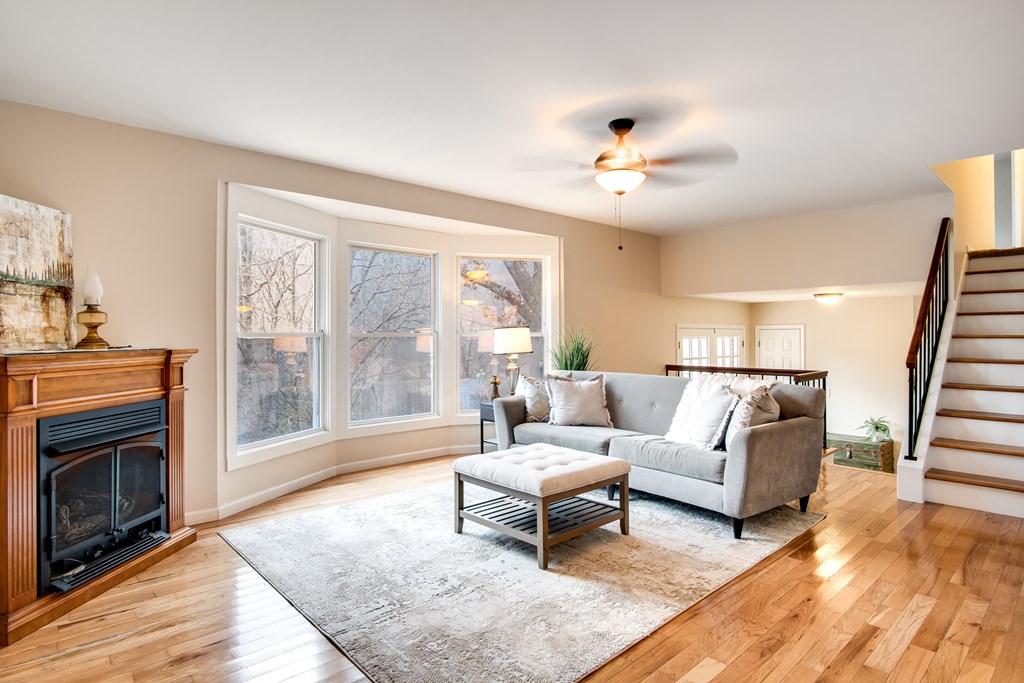 1296 N Country Club Dr