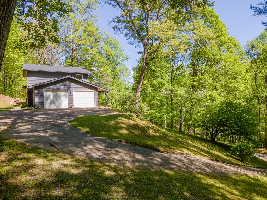 1296 N Country Club Dr