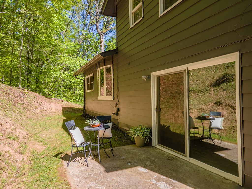 1296 N Country Club Dr