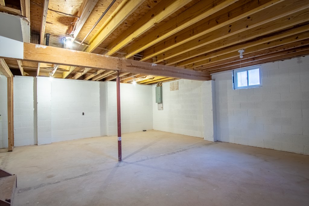 1296 N Country Club Dr