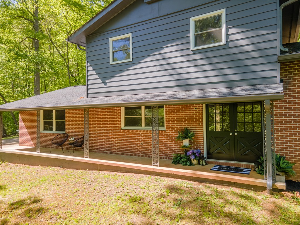 1296 N Country Club Dr