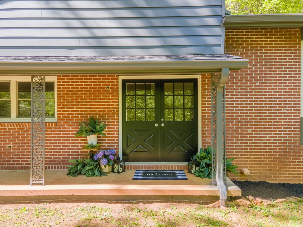 1296 N Country Club Dr