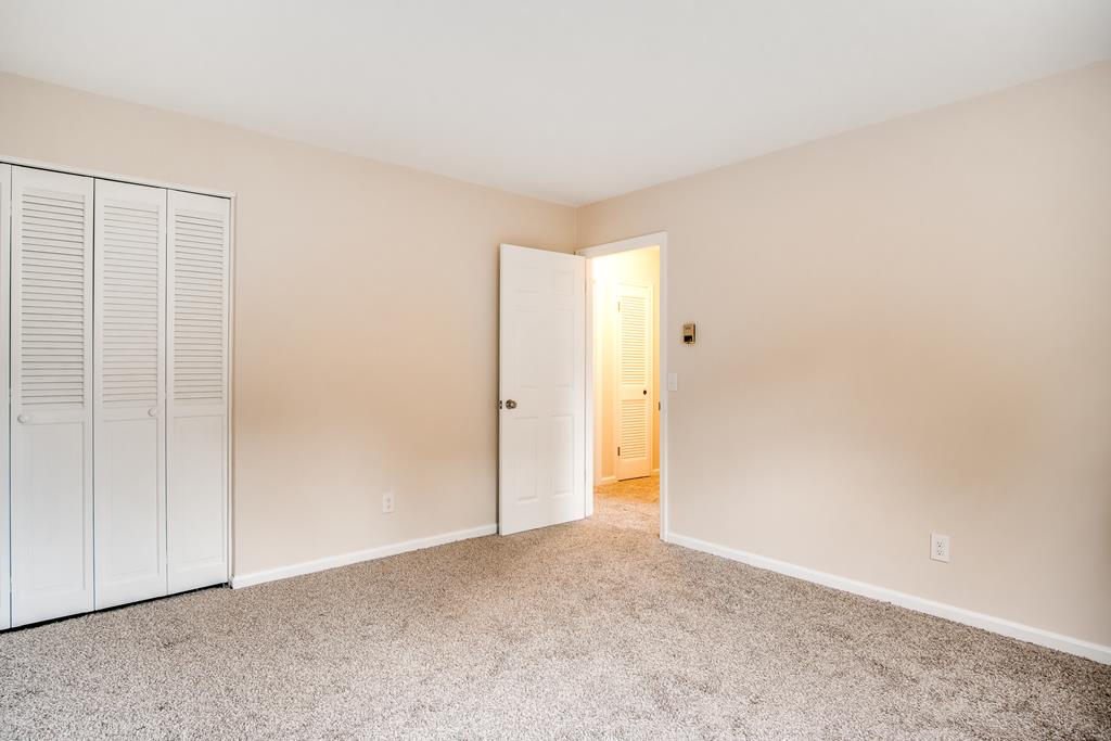 1296 N Country Club Dr