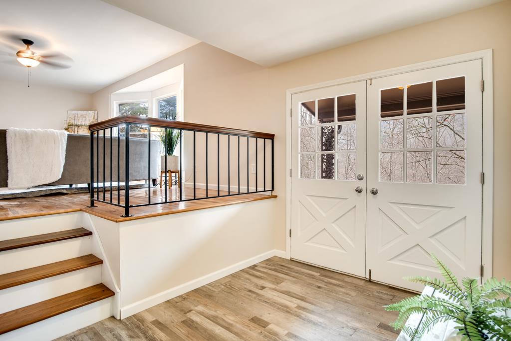 1296 N Country Club Dr