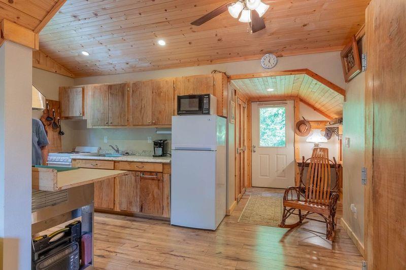 194 Little Cove Rd
