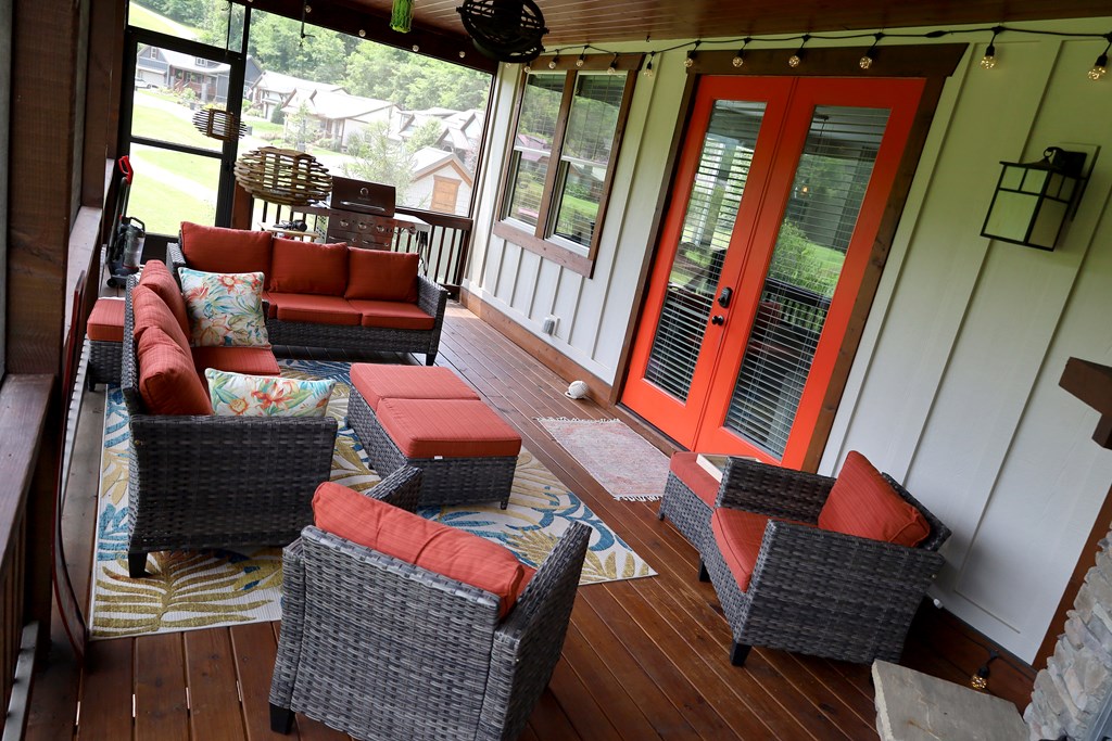 110 N Sundrops Trail