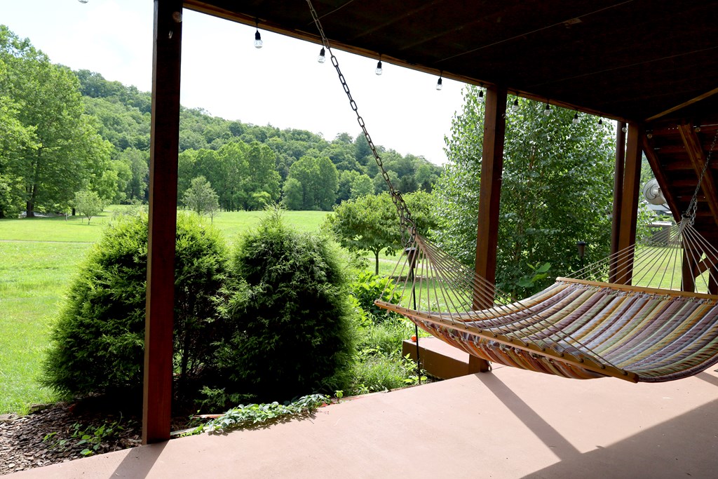 110 N Sundrops Trail