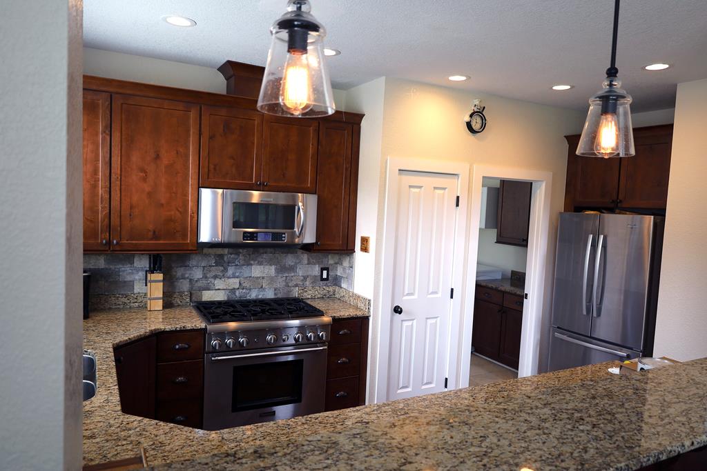 110 N Sundrops Trail