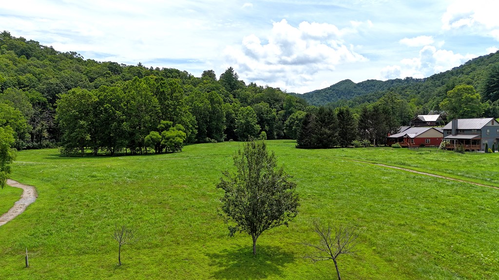 110 N Sundrops Trail