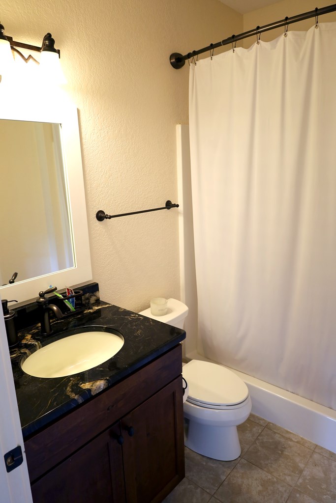 110 N Sundrops Trail