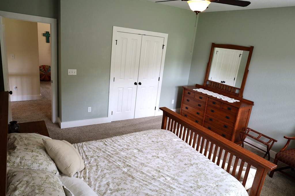 110 N Sundrops Trail