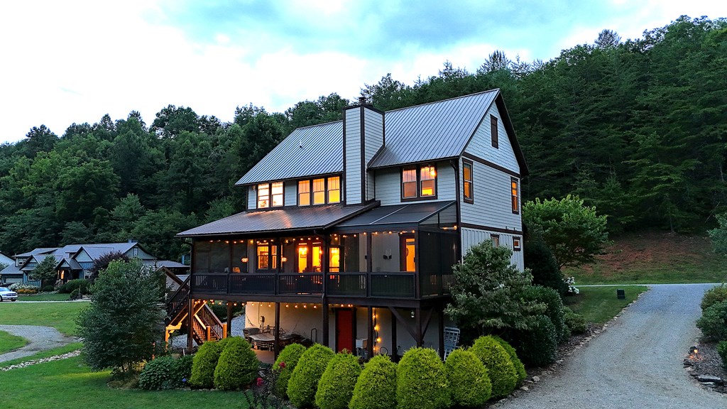 110 N Sundrops Trail