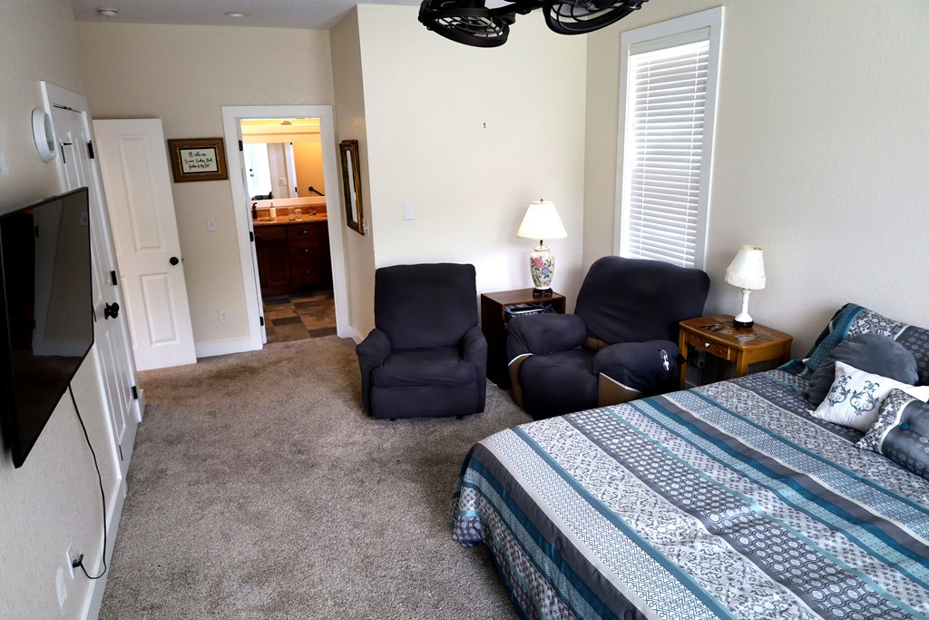 110 N Sundrops Trail