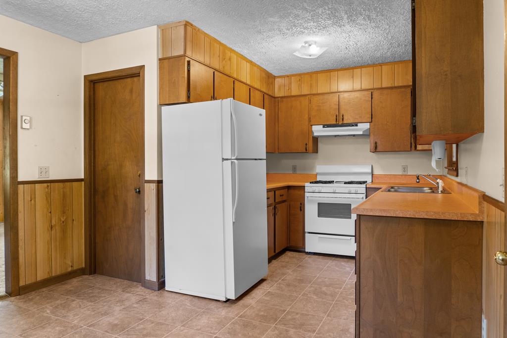 141 Prentiss Bridge Road