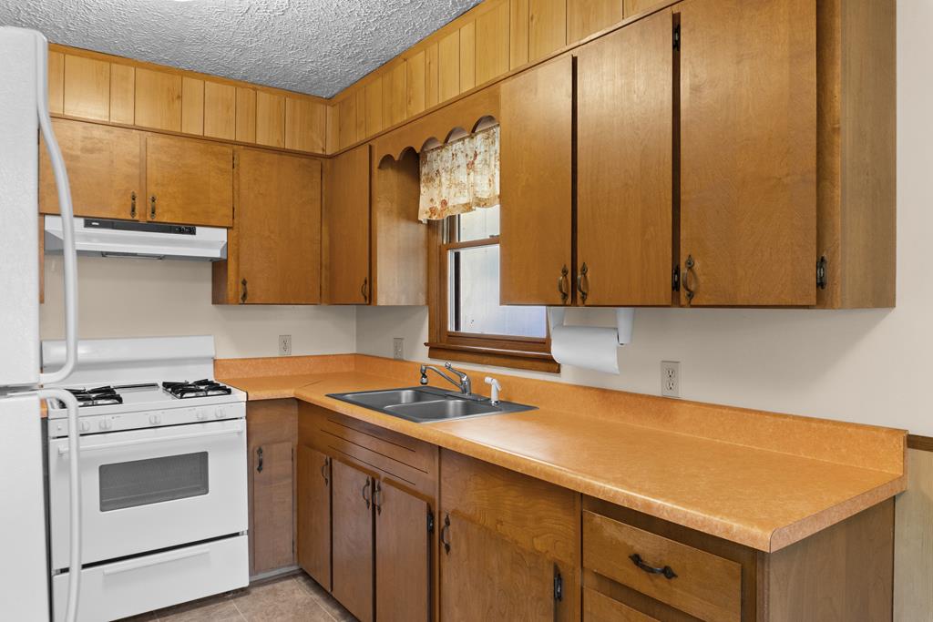 141 Prentiss Bridge Road