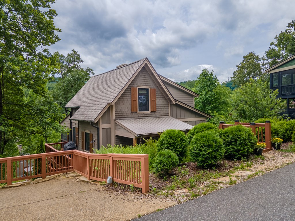 63 Copper Canopy Drive