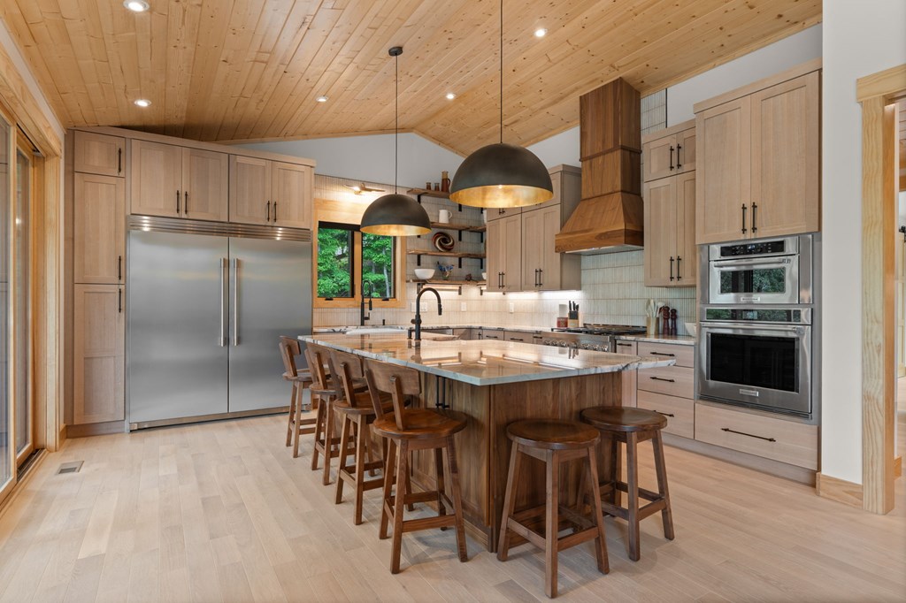 192 Lakeview Trail