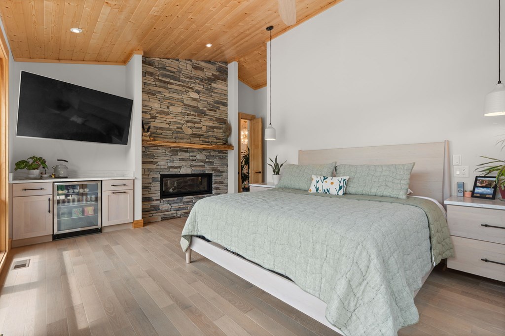 192 Lakeview Trail