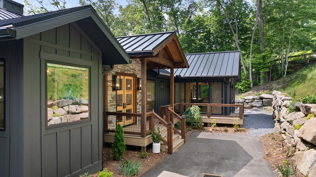 192 Lakeview Trail