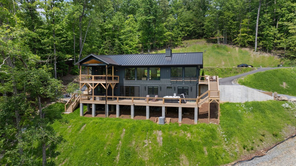 192 Lakeview Trail