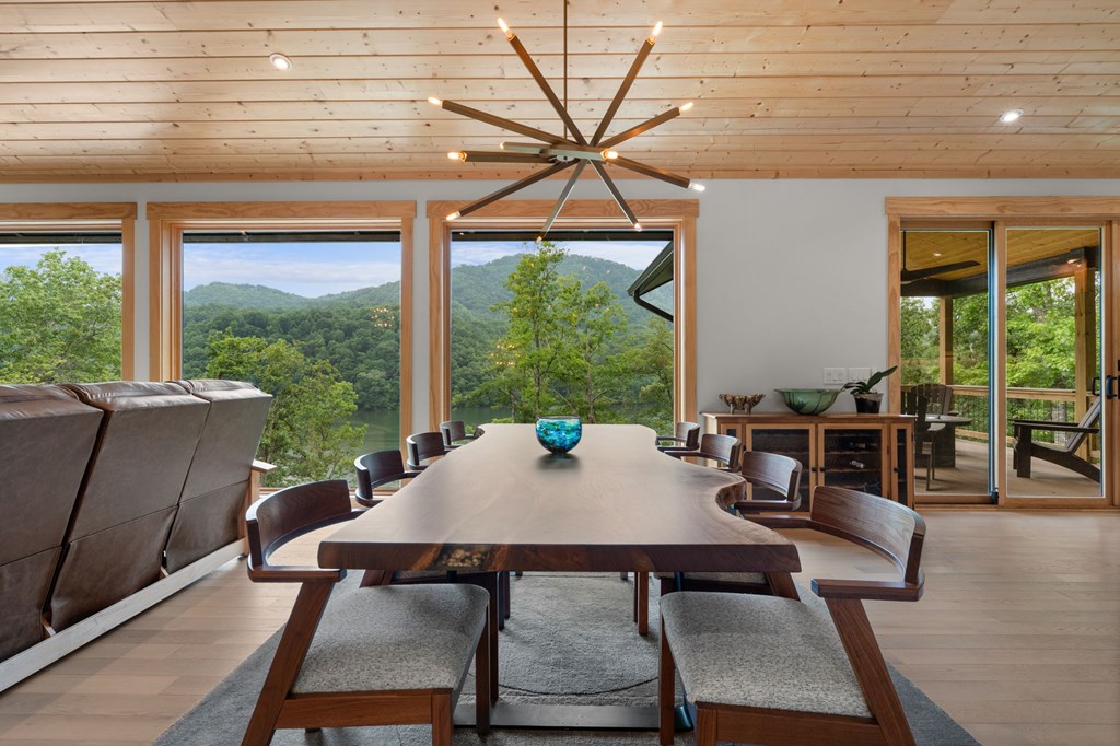 192 Lakeview Trail