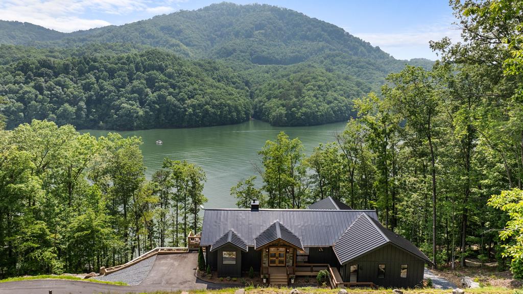 192 Lakeview Trail