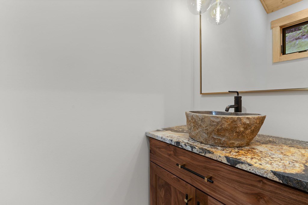 192 Lakeview Trail