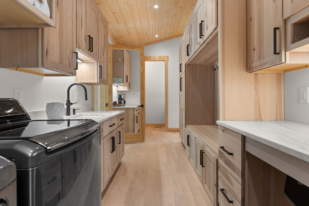 192 Lakeview Trail