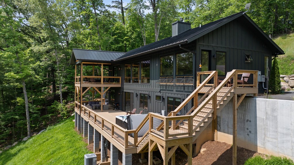 192 Lakeview Trail