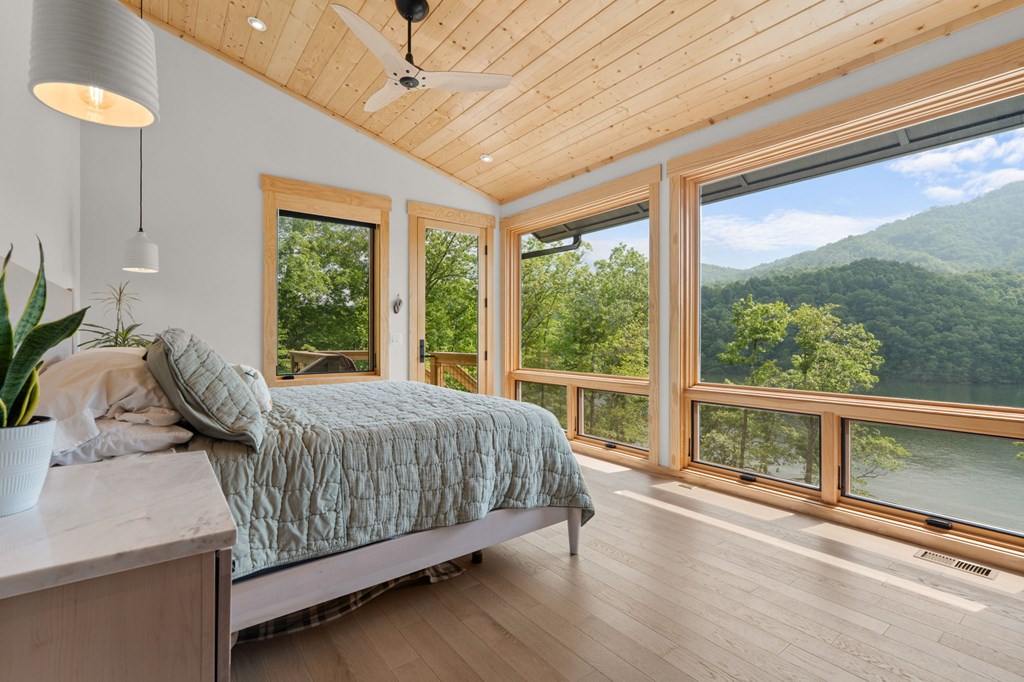 192 Lakeview Trail