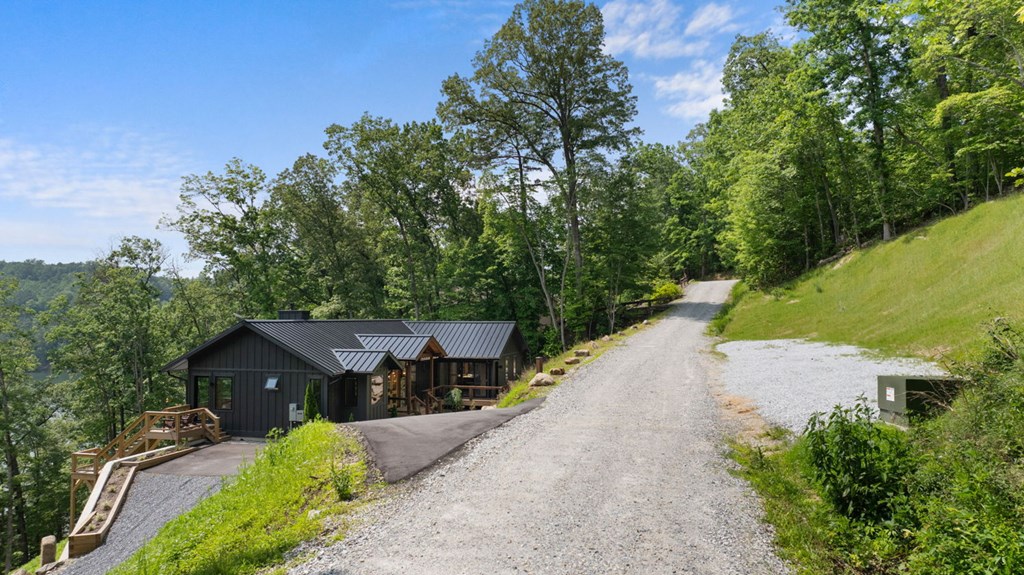 192 Lakeview Trail