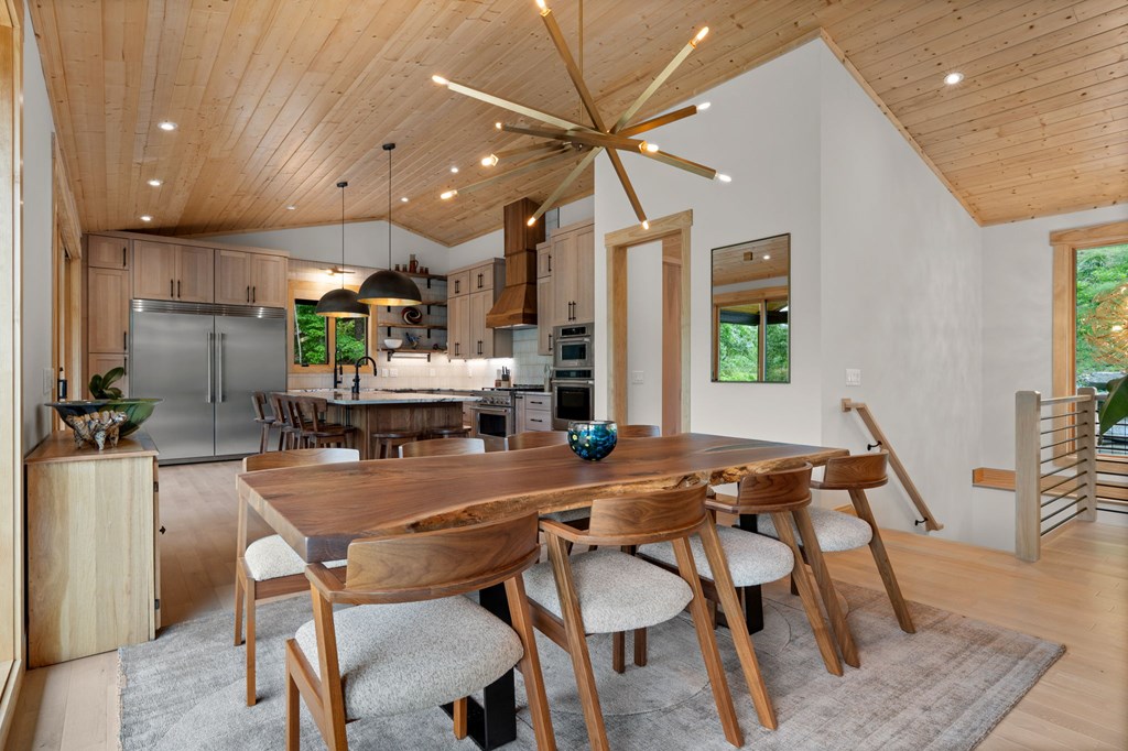 192 Lakeview Trail