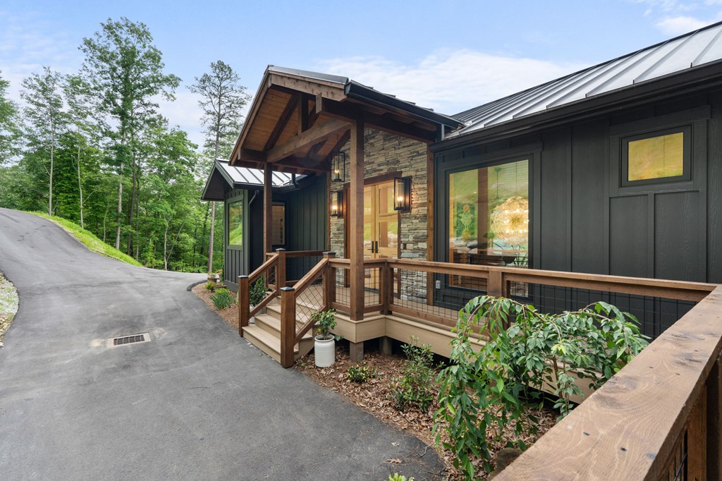 192 Lakeview Trail