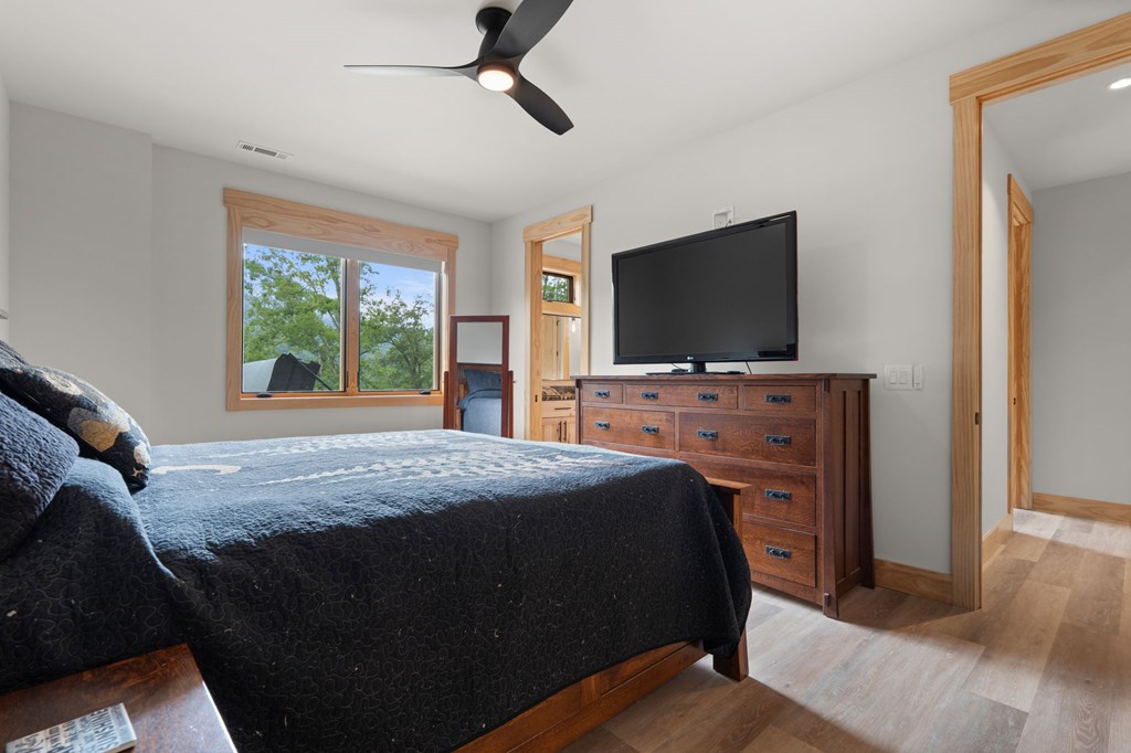 192 Lakeview Trail