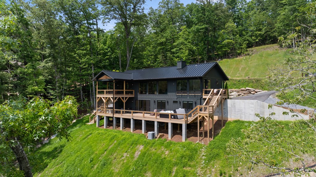 192 Lakeview Trail